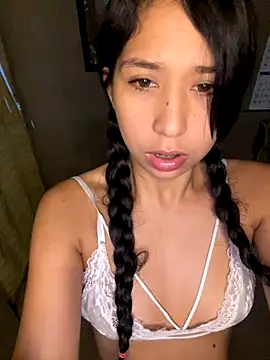 Snapshot of sofia_cum7 chatting on December 18, 2:50 am sofia cum7 online show from December 18, 2:50 am