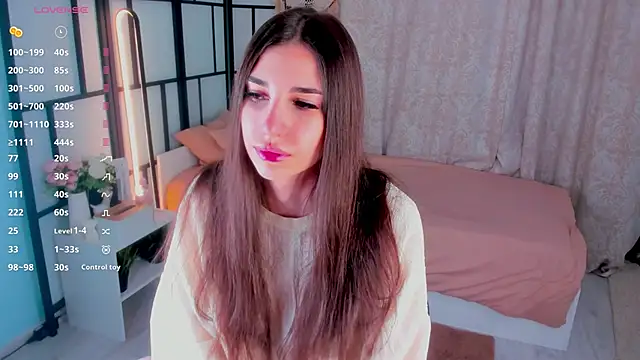 ShennaKoerper online show from December 2, 8:30 am