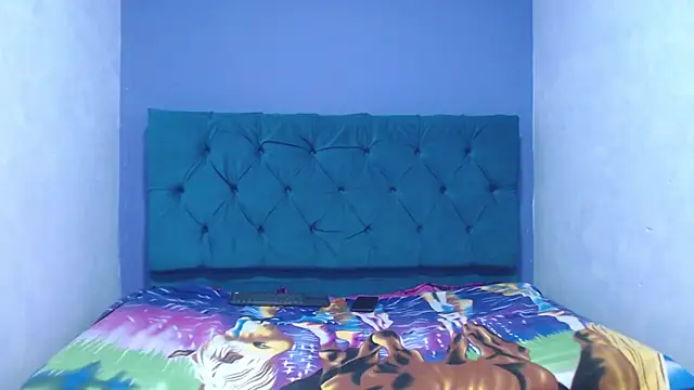 avictoriacruzcm online show from November 27, 3:52 am