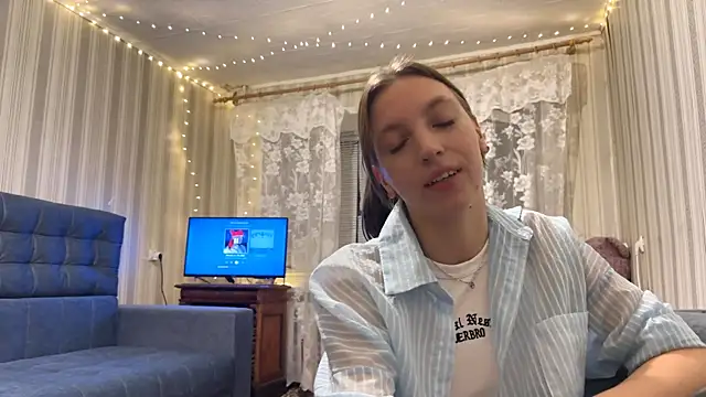 CarliBatas online show from November 14, 2:16 pm