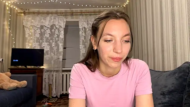 CarliBatas online show from November 28, 5:04 pm