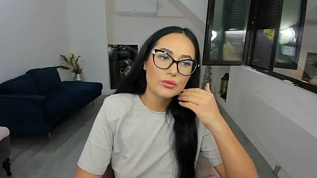 Snapshot of AnyaEvy chatting on November 12, 5:30 am AnyaEvy online show from November 12, 5:30 am