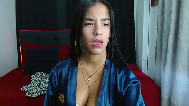 Snapshot of alexandraclaire9 chatting on November 12, 1:00 pm alexandraclaire9 online show from November 12, 1:00 pm