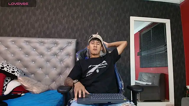 Snapshot of Vinackk chatting on November 26, 3:07 am Vinackk online show from November 26, 3:07 am