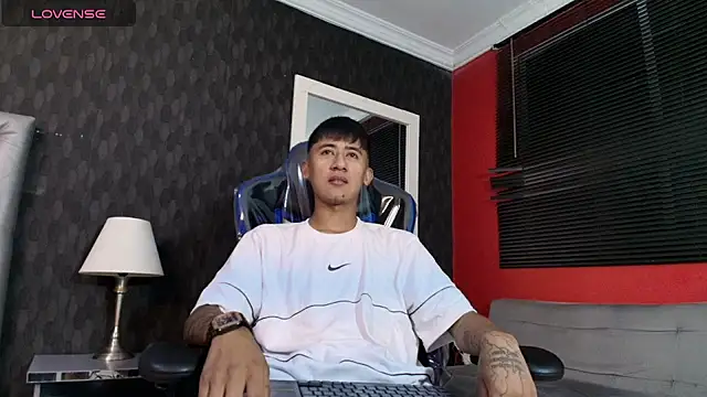 Snapshot of Vinackk chatting on November 30, 3:10 am Vinackk online show from November 30, 3:10 am