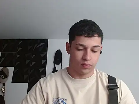 Snapshot of adam_keith chatting on December 1, 2:44 pm adam keith online show from December 1, 2:44 pm