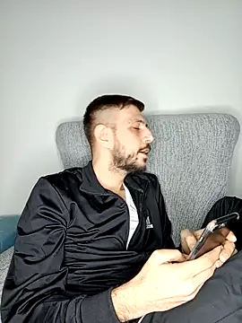 Red dewilll online show from November 15, 10:48 pm