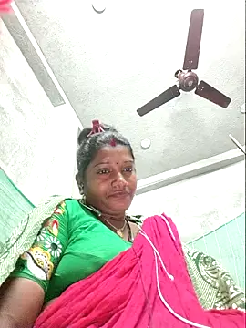 Snapshot of vipmonalisha chatting on December 18, 2:28 am vipmonalisha online show from December 18, 2:28 am