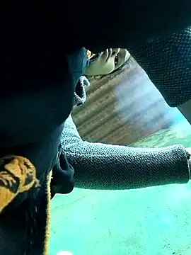 Snapshot of Rajni_hot83 chatting on November 22, 2:10 am Rajni hot83 online show from November 22, 2:10 am