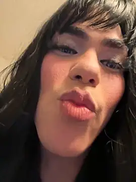 rikiisaac5 online show from November 12, 4:24 am