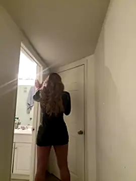 rikiisaac5 online show from November 27, 5:42 am