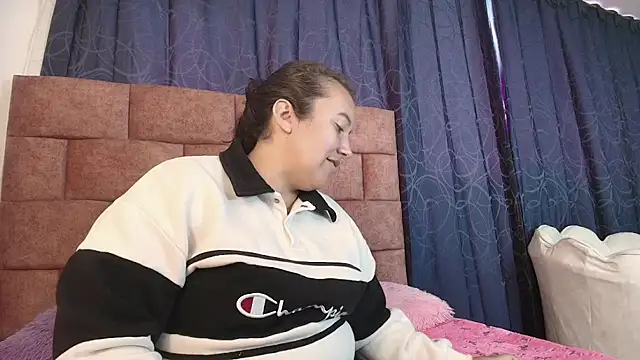 Sofi-Brown online show from November 13, 4:06 pm