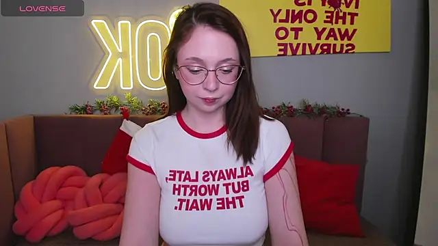 Erica Nelson online show from November 29, 1:30 am