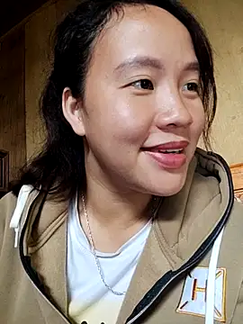 yelow-bee online show from November 10, 3:49 am