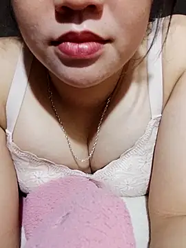 yelow-bee online show from November 11, 4:40 pm