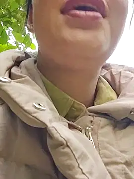 yelow-bee online show from November 25, 12:21 am