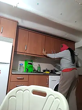 kyliecastell online show from December 2, 5:41 pm