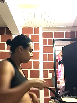 Snapshot of CataniaA22 chatting on November 28, 2:09 pm CataniaA22 online show from November 28, 2:09 pm