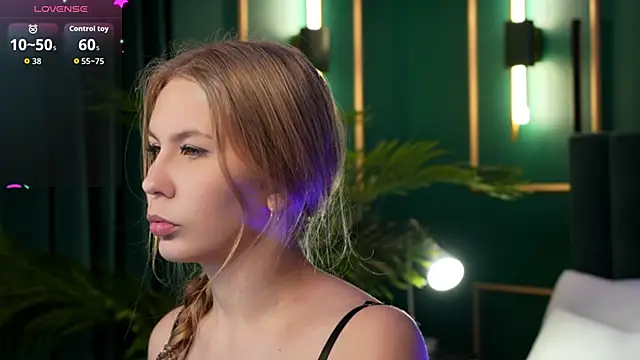 Rosa Evans online show from November 29, 4:32 pm