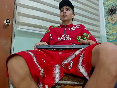 naughty boy Maicoll online show from November 13, 11:20 am