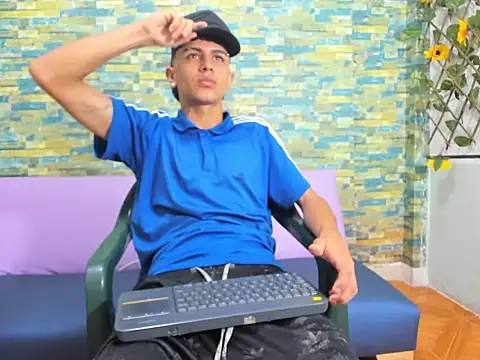 naughty boy Maicoll online show from November 26, 12:06 pm