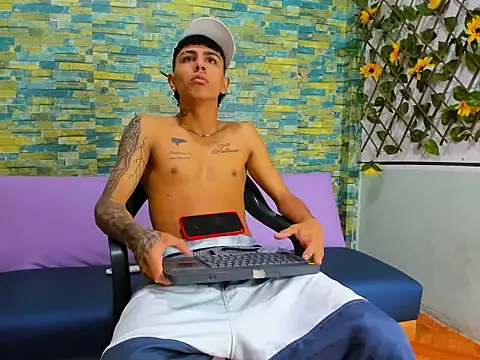 naughty boy Maicoll online show from December 1, 12:32 pm