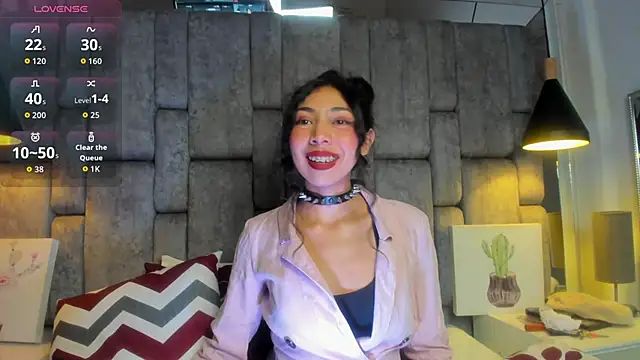 Emmaskinny online show from November 15, 10:37 pm