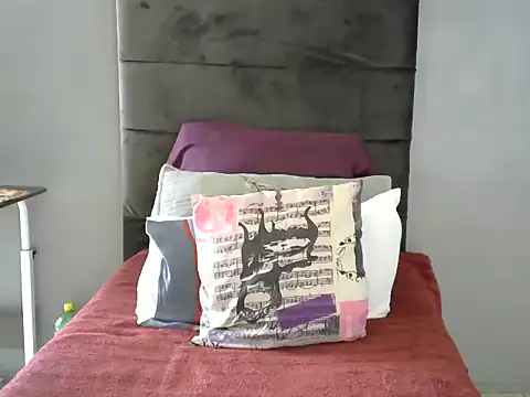 WILD KITTYxXxX online show from November 12, 8:59 am