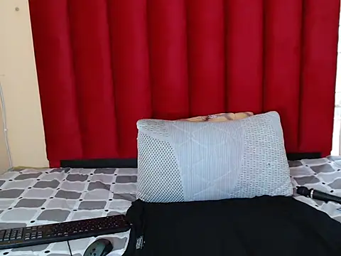 ChoklitBerry online show from November 16, 2:33 pm