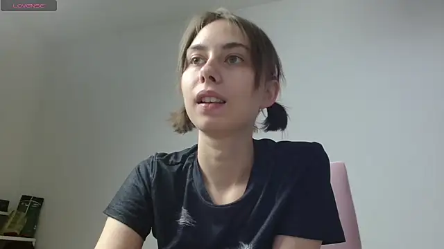 Dewkiss online show from December 18, 11:00 pm