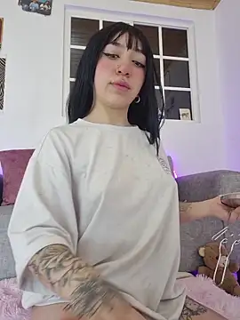 Snapshot of dirty_diiana chatting on November 20, 10:04 am dirty diiana online show from November 20, 10:04 am