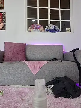 Snapshot of dirty_diiana chatting on November 21, 10:03 am dirty diiana online show from November 21, 10:03 am