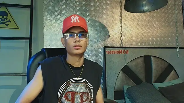 PeterSanders1 online show from November 21, 11:20 am