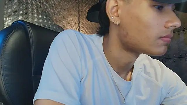 PeterSanders1 online show from November 25, 11:21 am