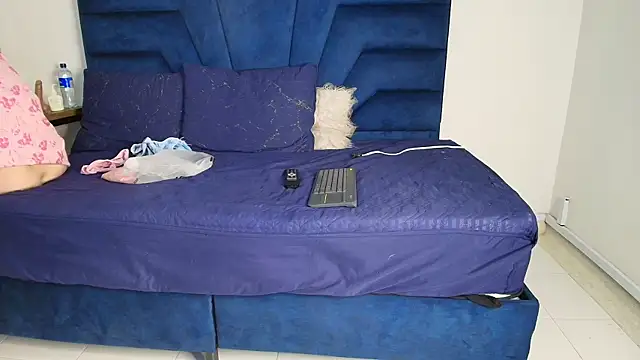 sharon stone5 online show from December 1, 12:32 pm