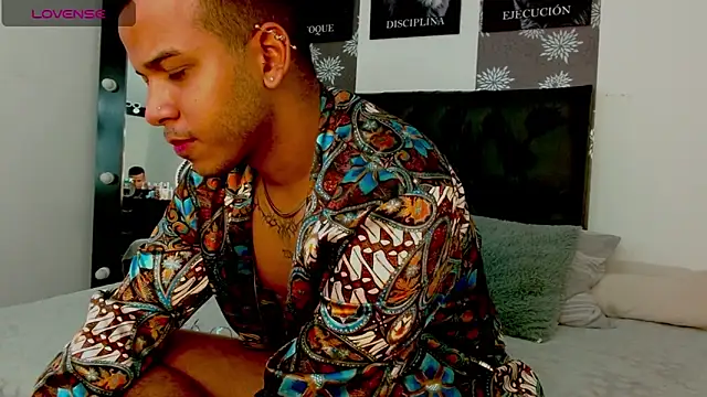 matthewlewis01 online show from November 18, 6:45 pm