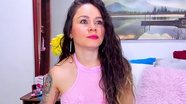 Aurora Real online show from November 26, 2:45 am