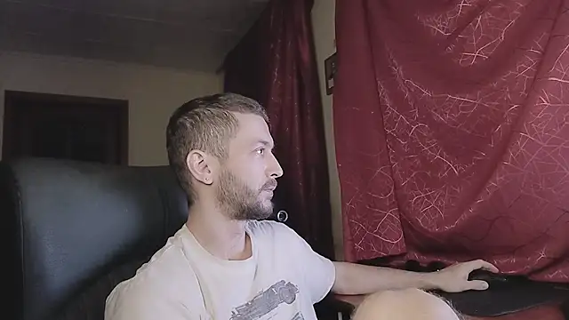 333Alone in theDark777 online show from November 20, 4:34 am