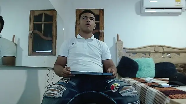 mathews    online show from November 18, 2:28 am