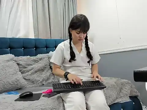 dulce gray online show from November 26, 12:50 pm