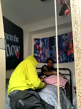 wearefreaks08 online show from December 2, 7:31 pm