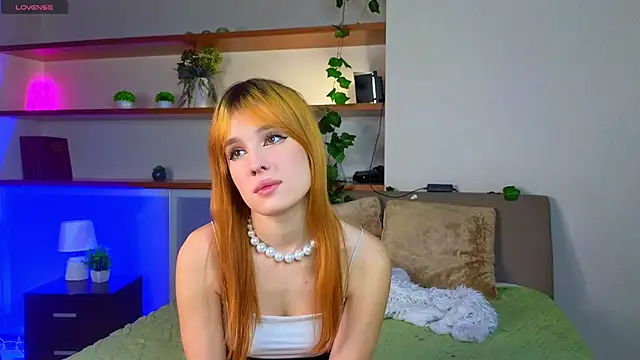 LynnaSetser online show from November 29, 2:25 am