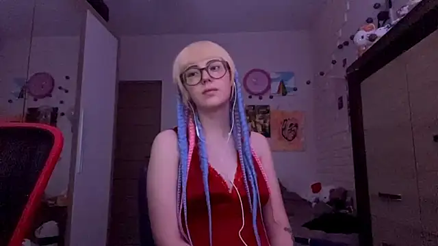 Snapshot of EffacedScan chatting on November 30, 2:10 pm EffacedScan online show from November 30, 2:10 pm