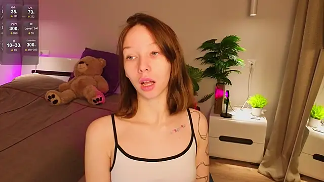 Snapshot of LilyPoetry_ chatting on December 5, 12:36 pm LilyPoetry online show from December 5, 12:36 pm