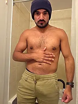 Snapshot of piggylatino chatting on November 25, 8:20 pm piggylatino online show from November 25, 8:20 pm