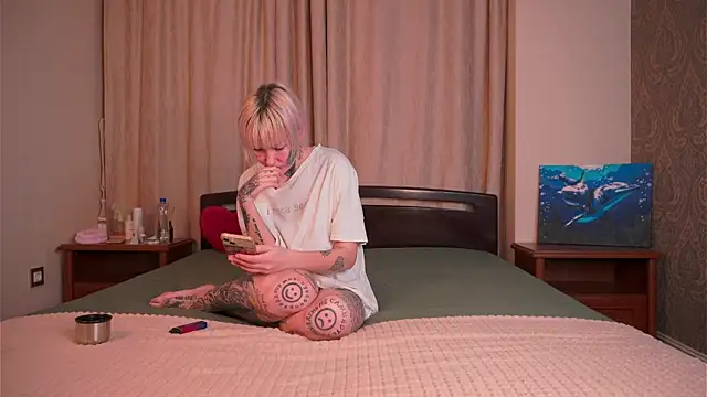 IsauraGarratt online show from November 26, 2:07 pm