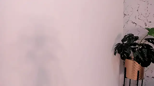 MadisonnLee online show from November 26, 7:04 pm