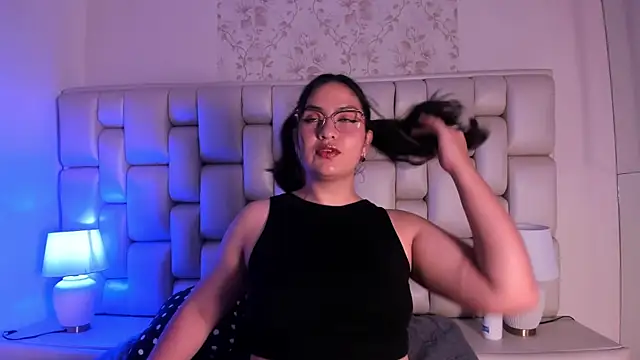 lea hunter   online show from November 25, 7:36 pm