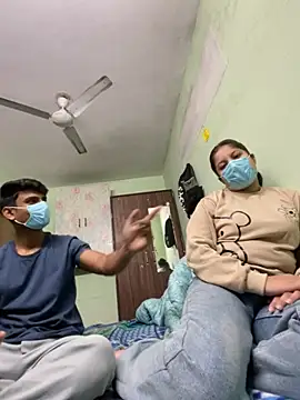 Snapshot of Cute_hotzara chatting on November 26, 4:35 am Cute hotzara online show from November 26, 4:35 am