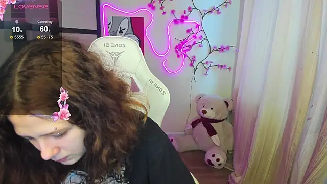 Snapshot of Anora_Miller chatting on November 23, 8:03 am Anora Miller online show from November 23, 8:03 am